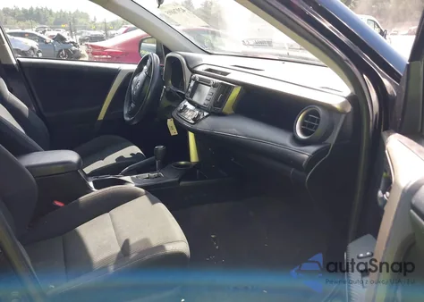 2015 Toyota Rav4 Xle z USA, uszkodzony, nr VIN 2T3RFREV5FW321454